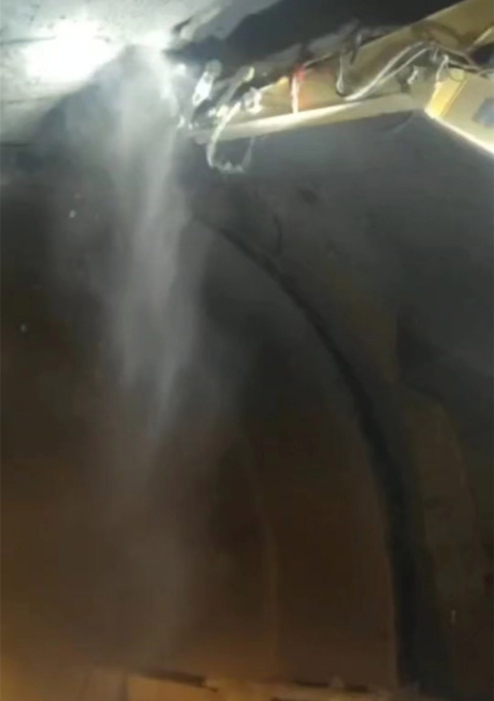 隧道拱顶处理
